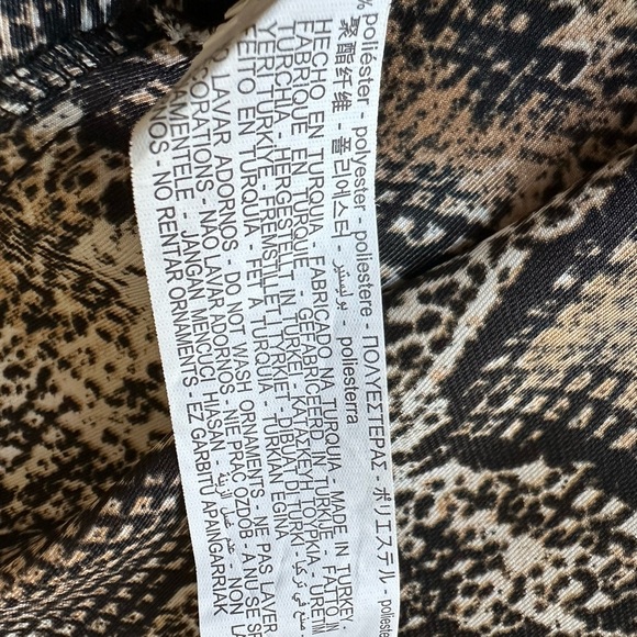 Zara Worn once snake print front fabric buttons Skirt Sz S. Preppy, Vibrant - Picture 6 of 10